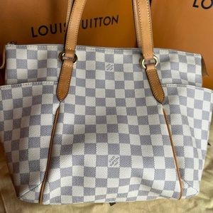 Beautiful Authentic Louis Vuitton Damier Azur